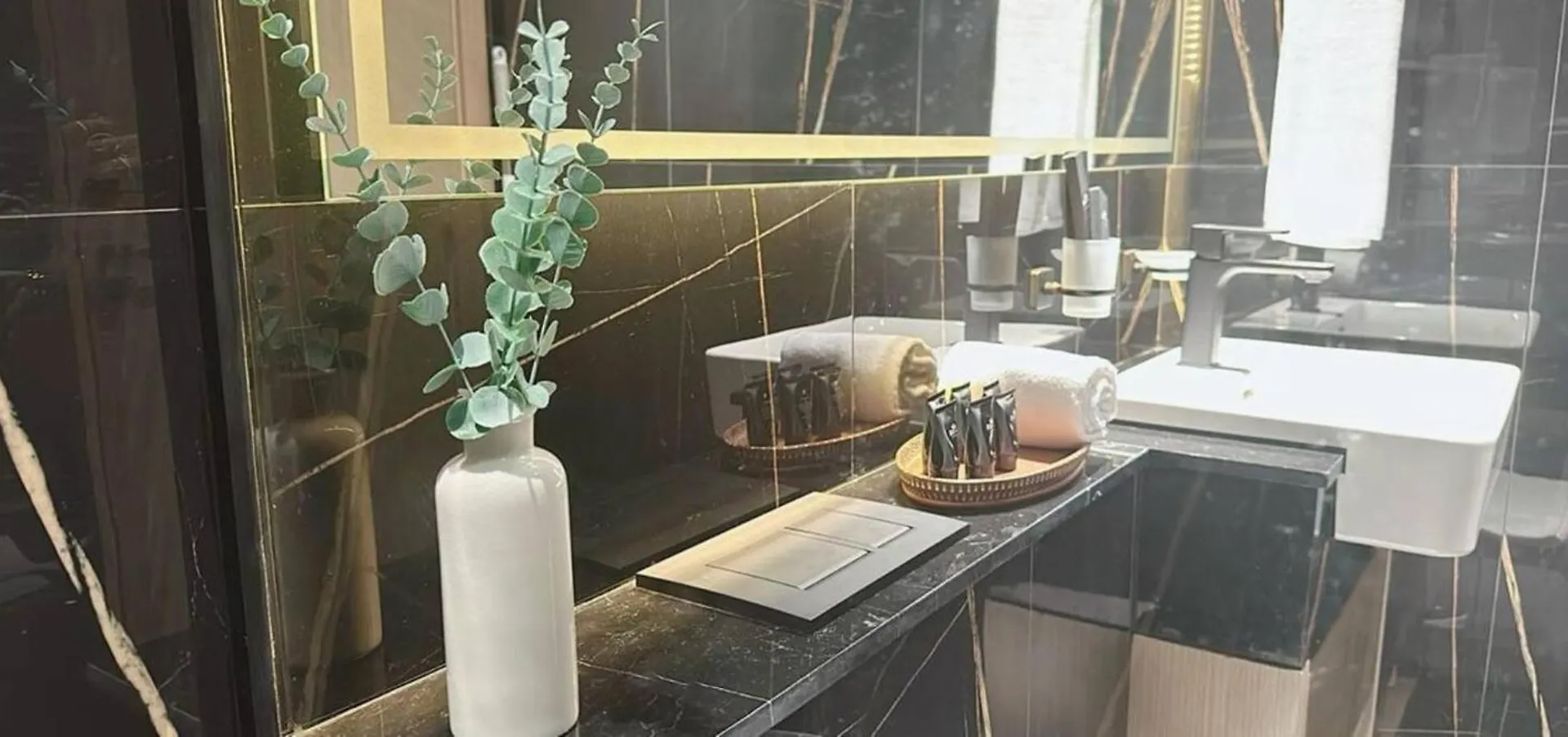 Appartement Well-Furnished 1Br In Jvc Pool & Free Parking à Dubaï