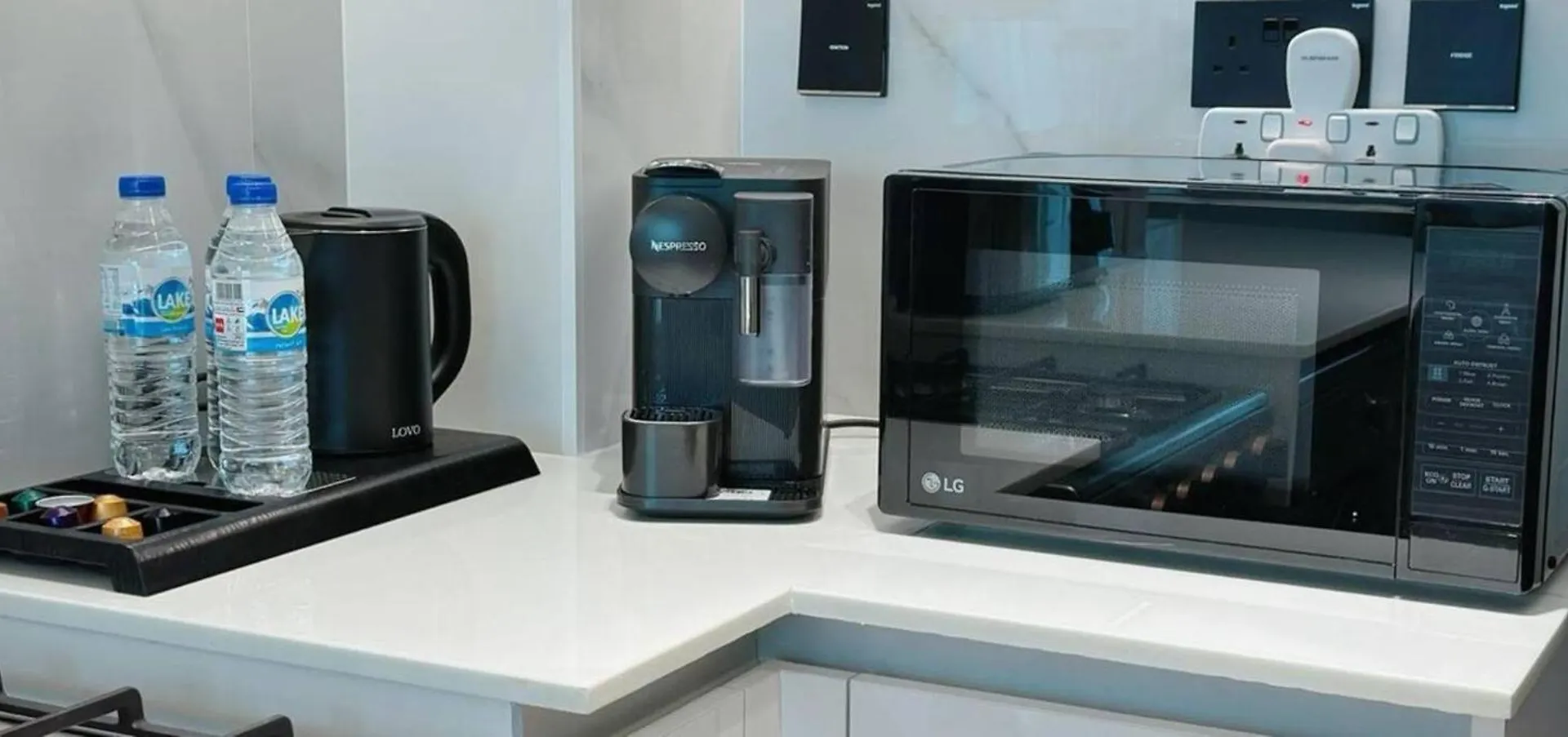 Appartement Well-Furnished 1Br In Jvc Pool & Free Parking à Dubaï